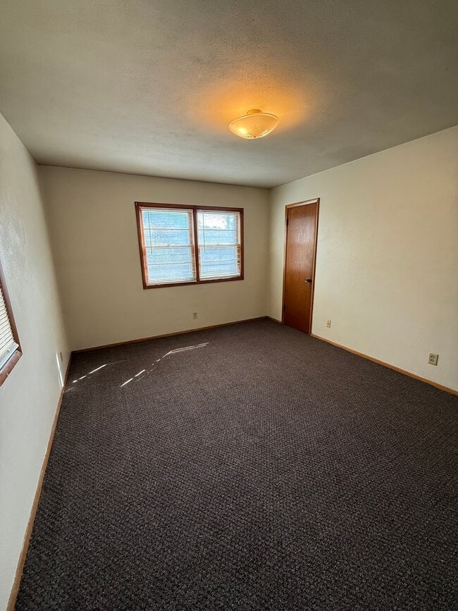 Photo - 739 Ave C