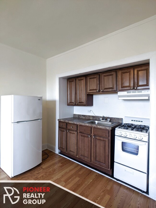 Photo - 3327 W Diversey Ave Unit 137