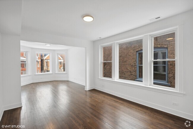 Building Photo - 2229 W Augusta Blvd Unit 2 First Floor Rental
