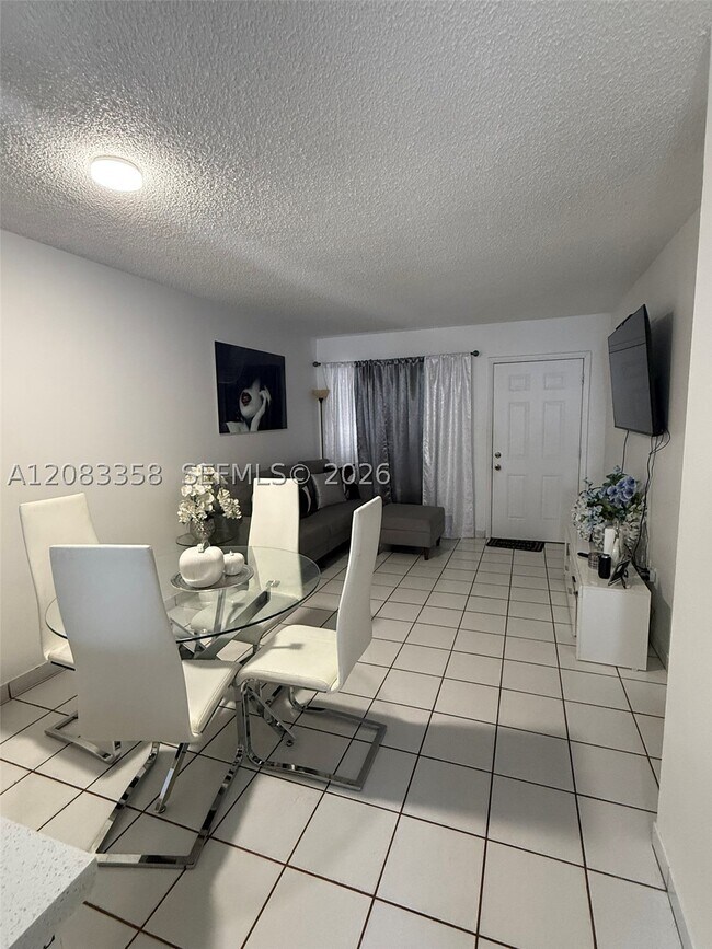 5420 W 21st Ct Unidad 211