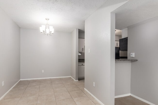 Photo - 10555 Turtlewood Ct Unidad 412