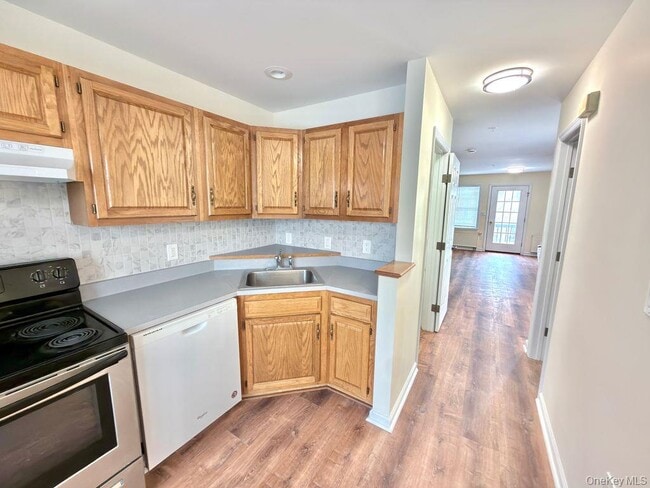 Photo - 1870 Baldwin Rd Unit 4