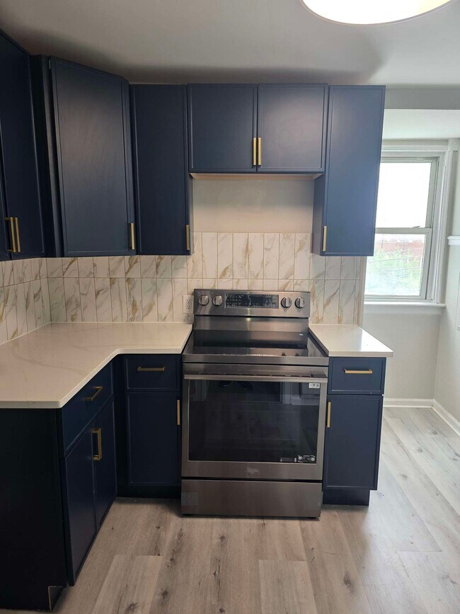 Photo - 463-465 Montclair Ave Unit 465-3