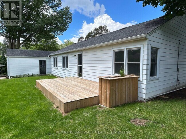 Photo - 15 Butterfield Pl