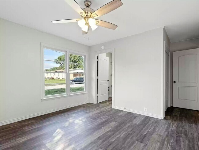 Photo - 513 Lasalle St