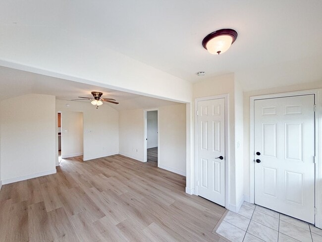 Photo - SD: Bright 2BD/2BA Unit in University Heights with A/C, In-Unit Laundry & 1 Reserved Parking Unit 4337 1/2 Cleveland Ave