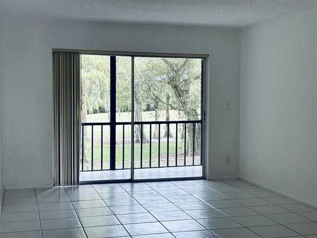 Photo - 7925 Fairview Dr Unidad 208