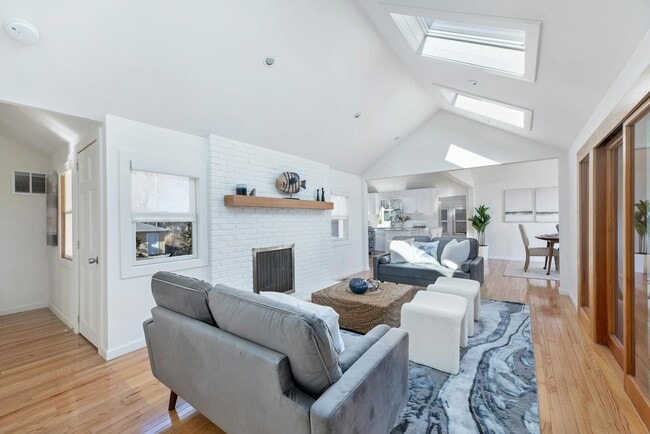 Photo - 105-101 Lockitt Dr