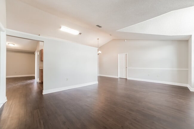 Photo - 2914 Vienna Ln