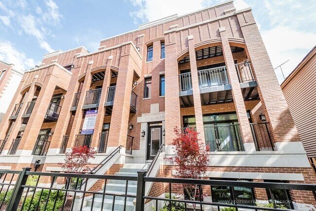 Building Photo - 875 W Lill Ave Unit H