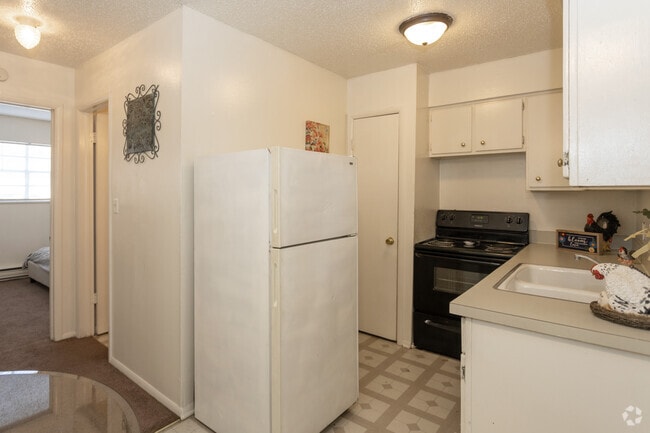 1BR, 1BA - 448SF