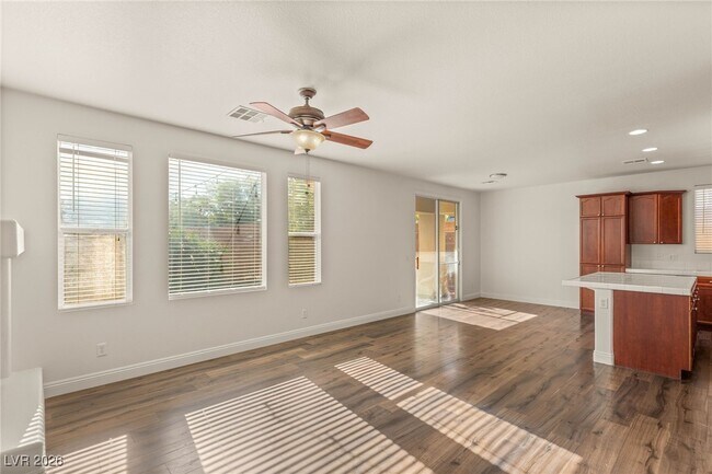 Photo - 6247 Sugartree Ave