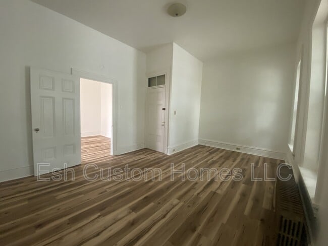 Photo - 26 S 2nd St