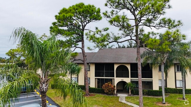 Building Photo - 430 Pine Glen Ln Unit D2 Rental