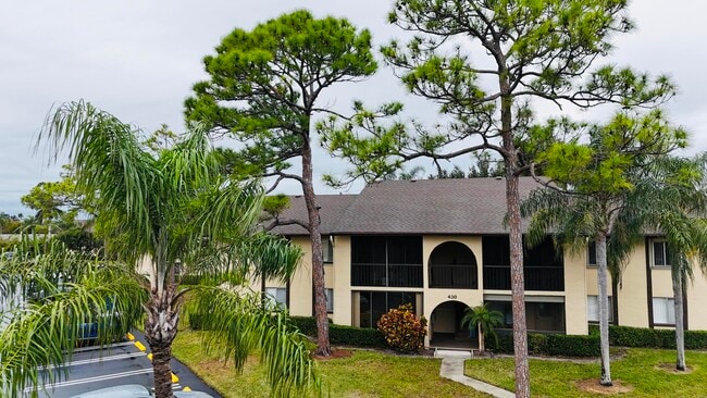 Building Photo - 430 Pine Glen Ln Unit D2 Rental