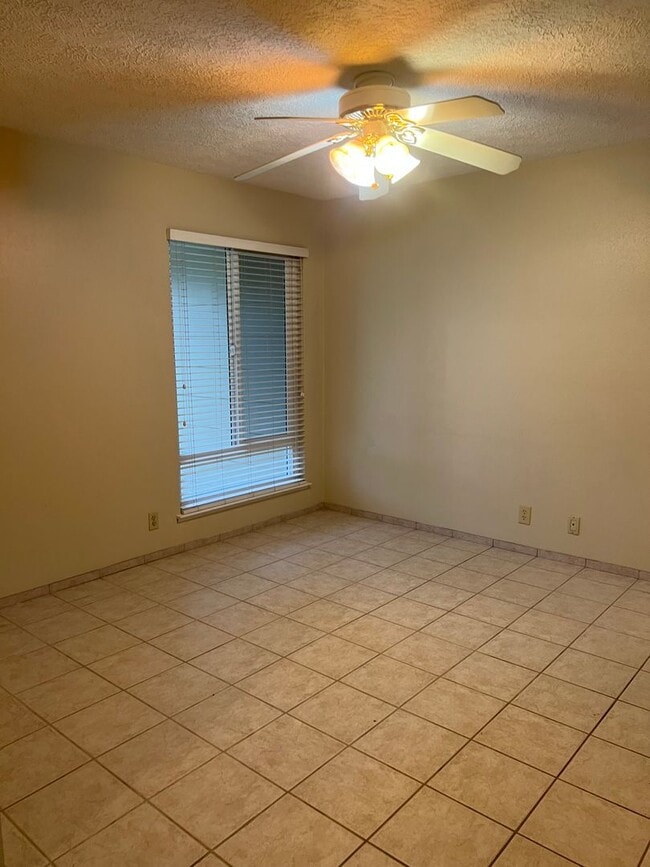 Photo - 948 Northwood Dr