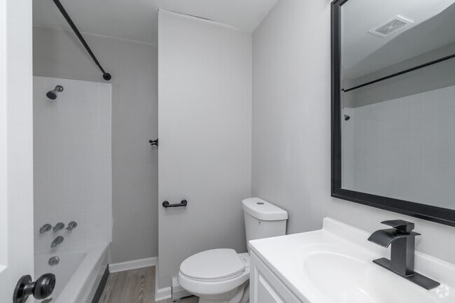 Seed - 2BR, 1.5BA - 1,000SF - Bathroom
