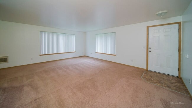 Photo - 8125-Rothfuss Unit A