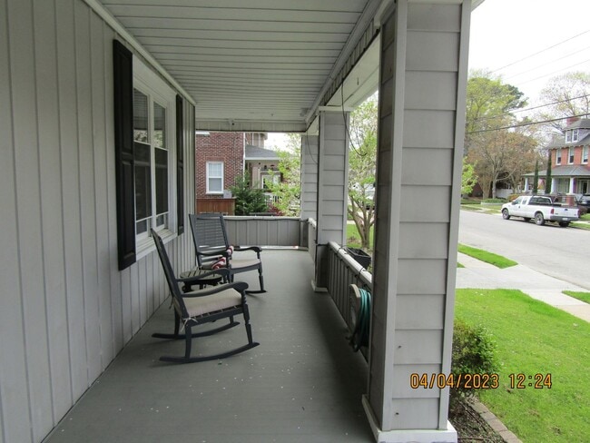 Photo - Colonial Place