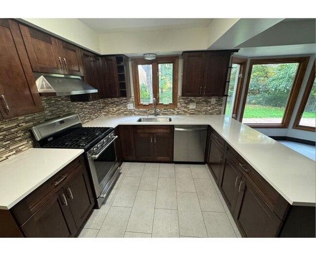 Photo - 5160 Orchard Crest