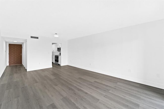 Photo - 650 NE 149th St Unit A-305