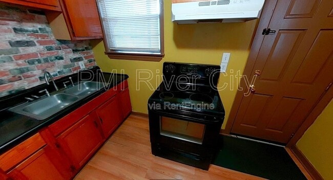 Photo - 237 E 21st St