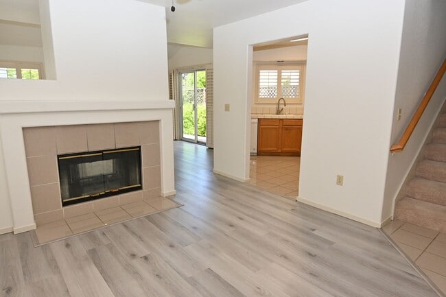 Photo - 1105 Vista Pointe Cir