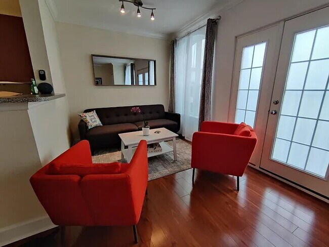 300 E South St