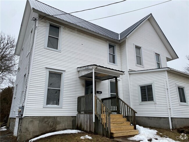 Building Photo - 321 Furnace St Rental