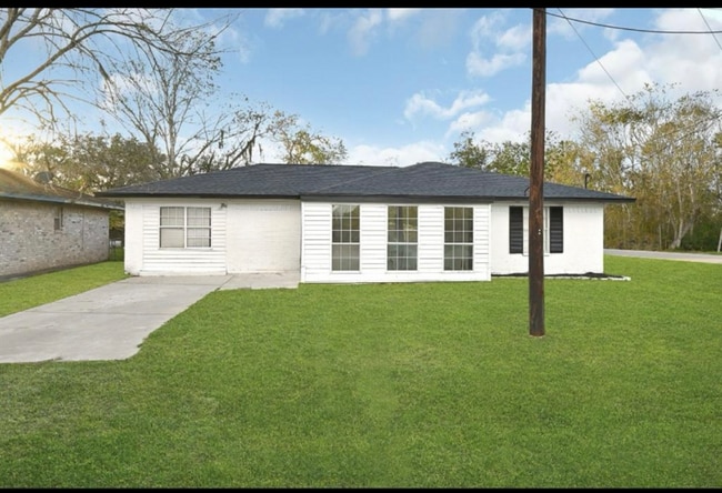 Building Photo - 20310 County Rd 510F Rental