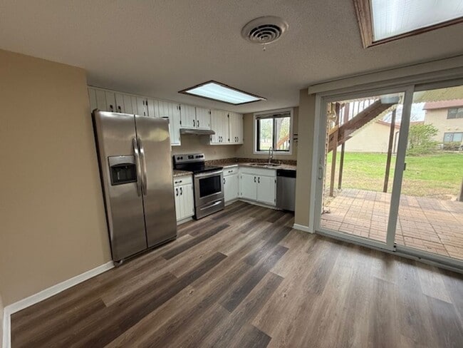 Photo - 2BR Urbana Apartment with New Appliances & Back Porch