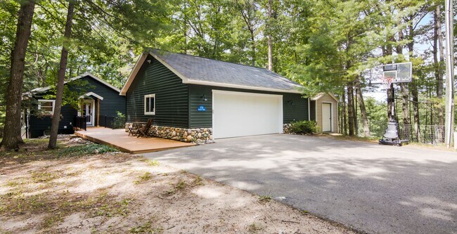 Photo - 2174 Evergreen Ave