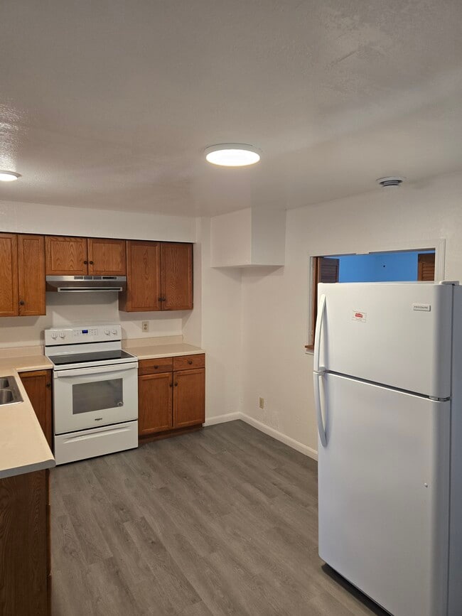 Cocina - 1508 Woodmont Ave