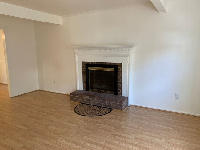 Photo - End Townhome In Oak Manor Community