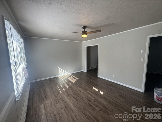 Photo - 337 Laurel St