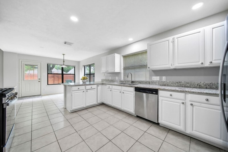 Photo - 6414 Oakburl Ct