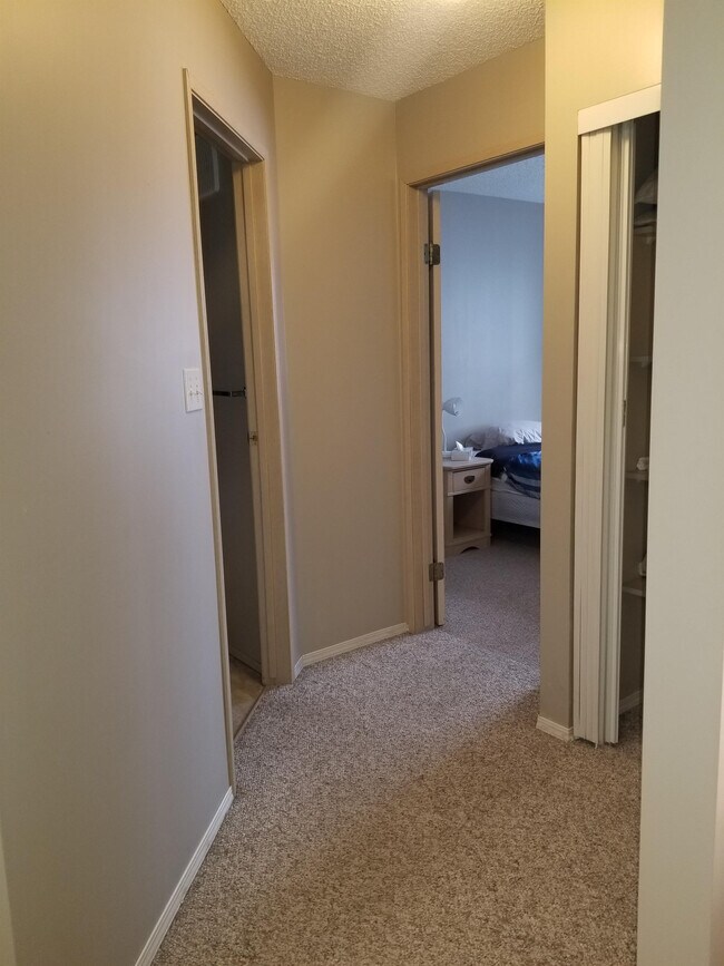 Photo - 10405-10405 99 Ave