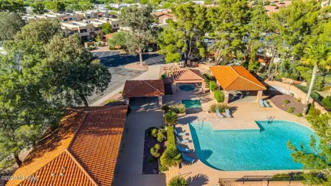 Building Photo - Charming 2BR Condo in Tucson