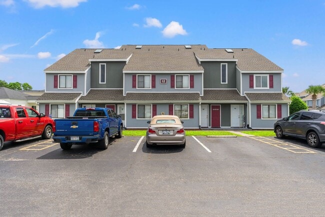 Building Photo - Fully furnished condo minutes from the beach!