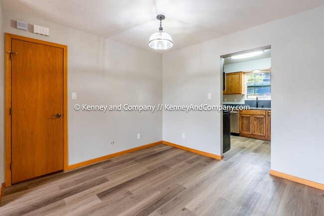 Photo - 2902 Airport Rd