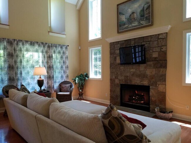 Photo - 103 Black Point Dr