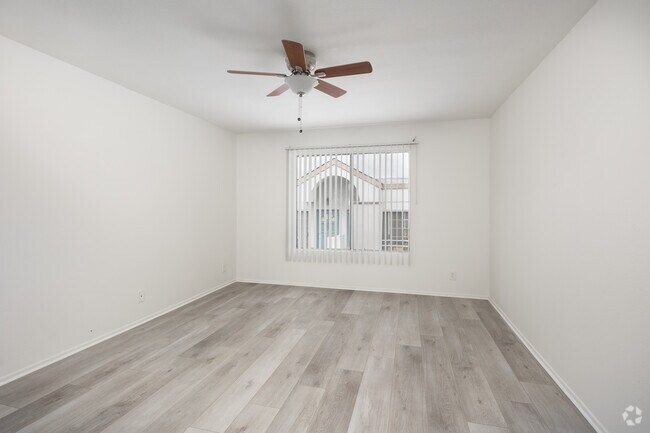 1BR, 1BA - 725SF - Bedroom