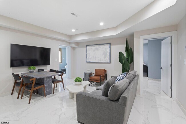 5311 Atlantic Ave Unit 302