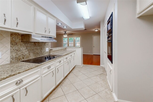 Photo - 5338 Creekbend Dr