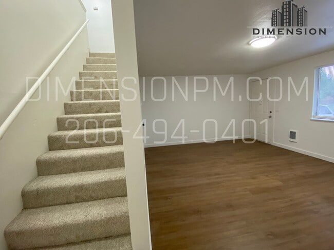 Photo - Olympia Townhouses 325 Pattison