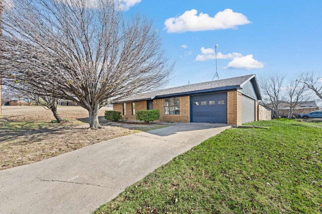 Building Photo - "Charming 3-Bed Home with Spacious Layout in Ft Worth – Aledo School District"