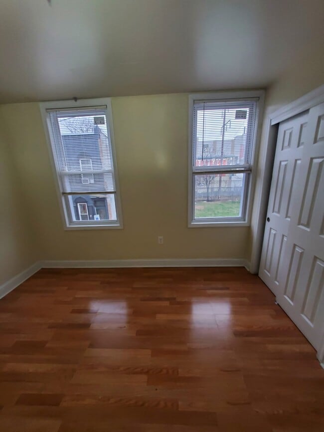 Photo - 1937 N Newkirk St