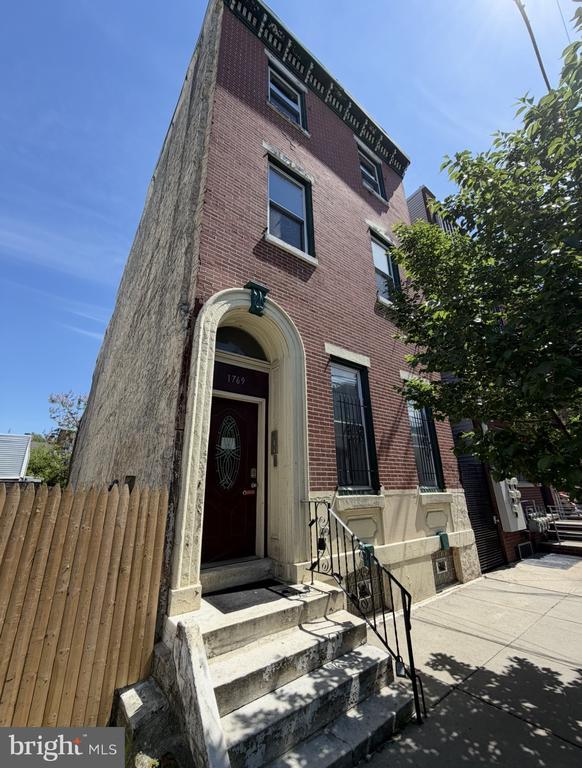 Building Photo - 1769 Frankford Ave Unit 3
