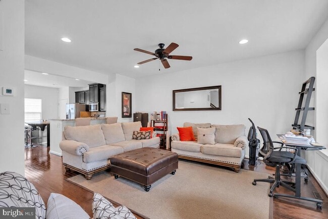 Photo - 111 Village Green Ln