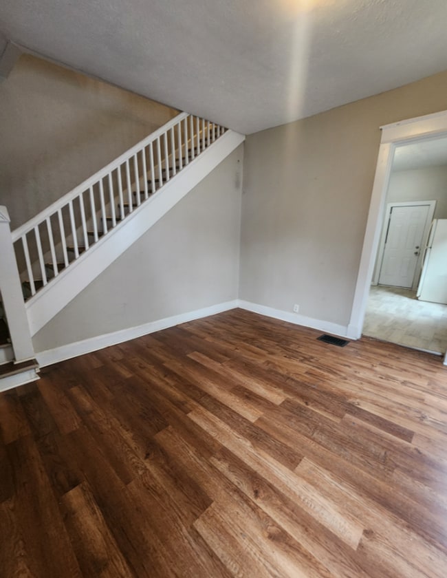 Photo - S8 Welcome - Westside Spacious Three Bedro...